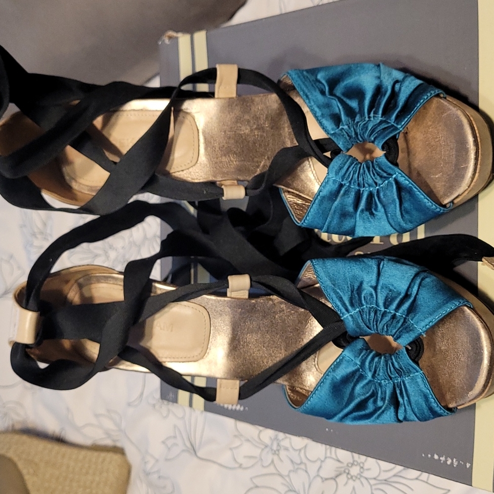 Derek lam wedge